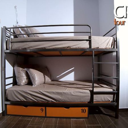 Crazy Hostel Yerevan Bagian luar foto