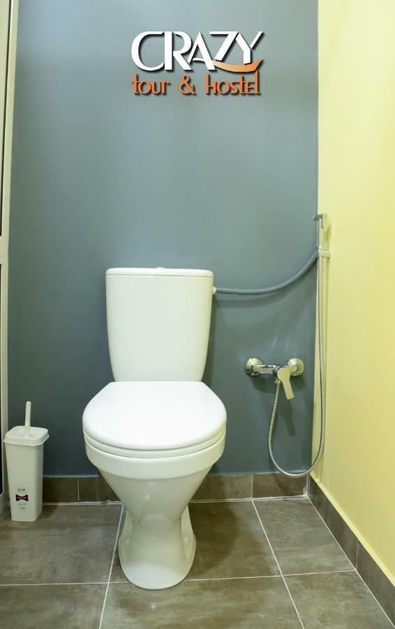 Crazy Hostel Yerevan Bagian luar foto
