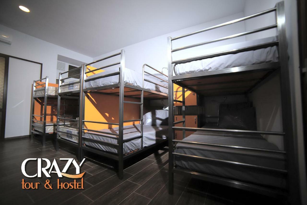 Crazy Hostel Yerevan Bagian luar foto