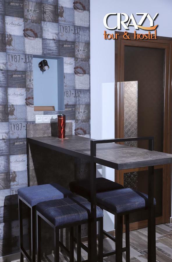 Crazy Hostel Yerevan Bagian luar foto