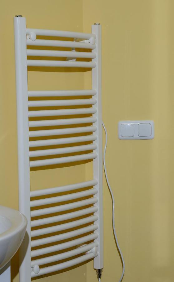 Crazy Hostel Yerevan Bagian luar foto