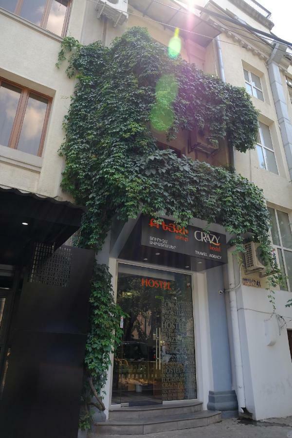 Crazy Hostel Yerevan Bagian luar foto