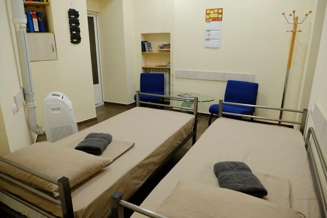 Crazy Hostel Yerevan Bagian luar foto